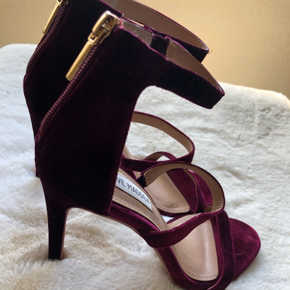 ✨HP✨ Steve Madden Feelya Sandal - Picture 2 of 11